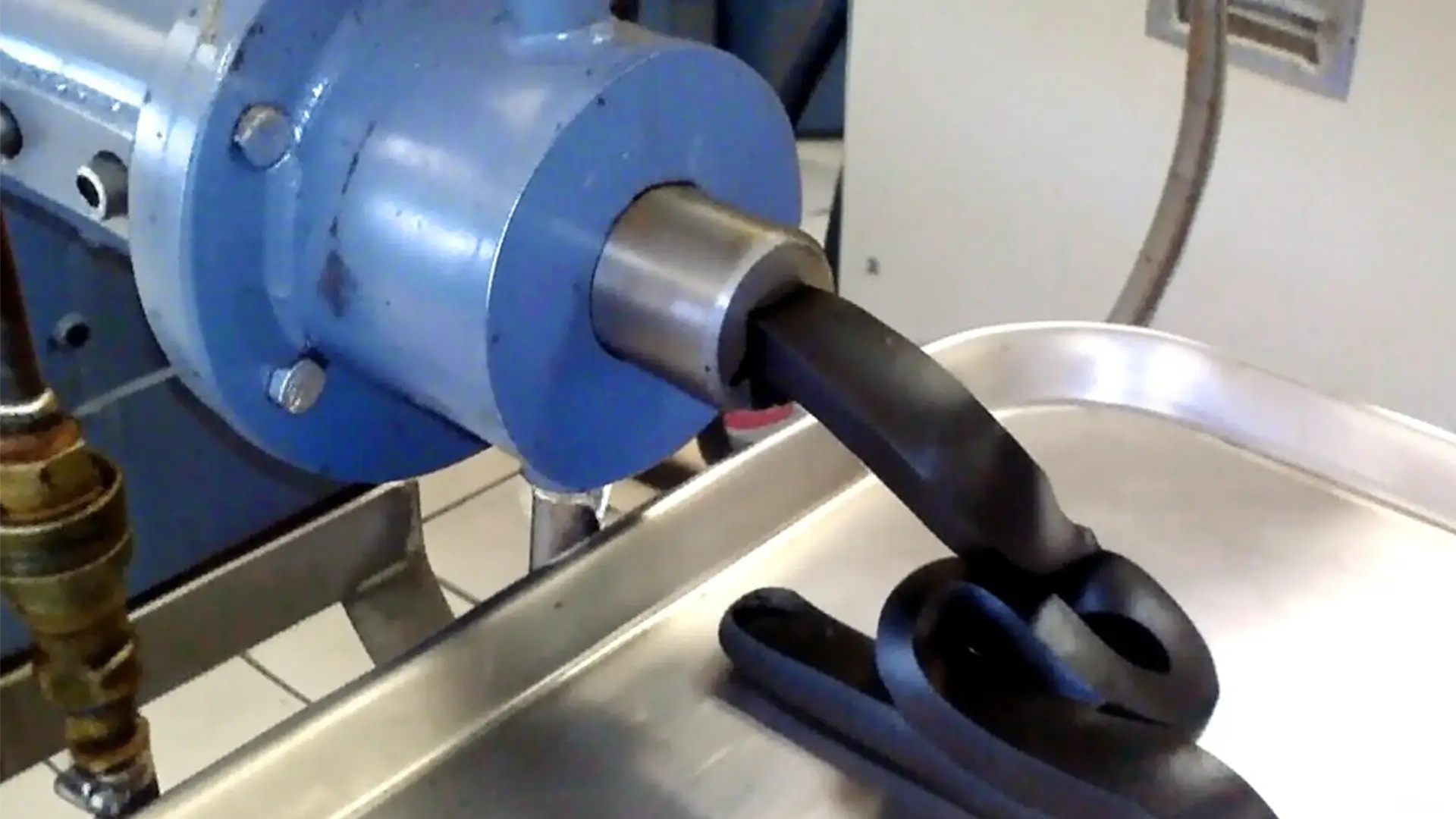 what is carbon fiber bulk molding compound.jpg