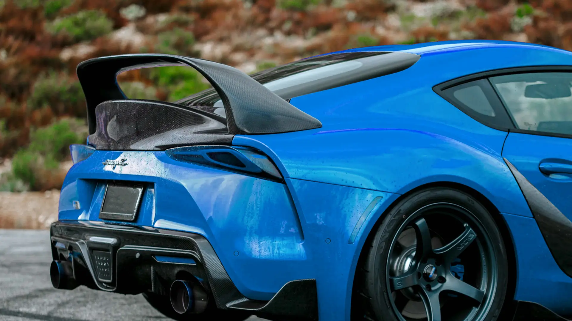 carbon fiber spoiler manufacturing methods